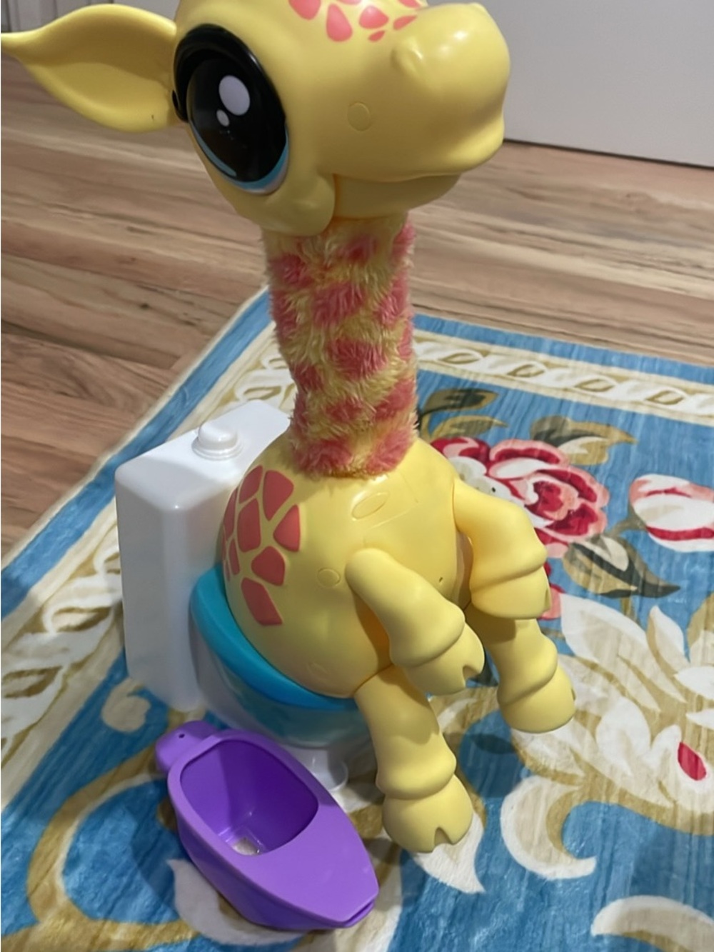 Gotta Go Giraffe - Yellow Plush Interactive Toy used - Picture 2 of 5